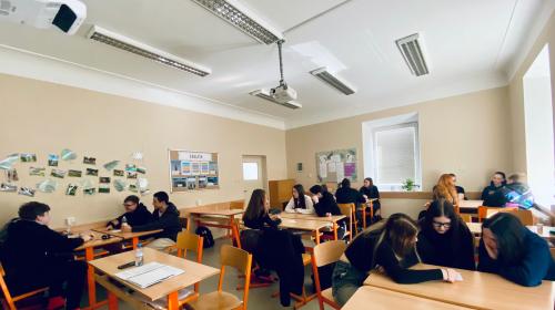 "Poslouchej a zapomeneš, vyzkoušej si a pochopíš"