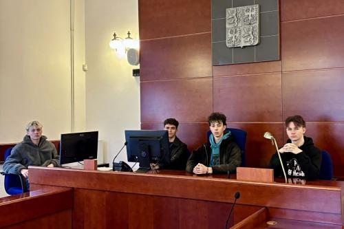 Exkurze na Okresní soud: studenti si vyzkoušeli roli soudců